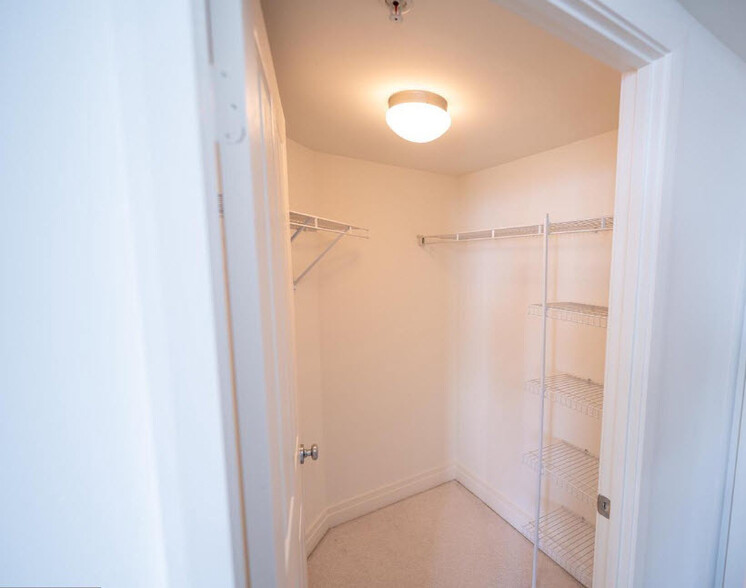 Owner's Suite Walk-In Closet - 414 Water St