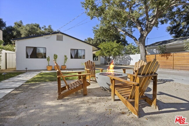 Building Photo - 251 N Encinal Ave