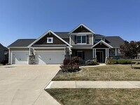 Building Photo - 1752 Woodlark Dr