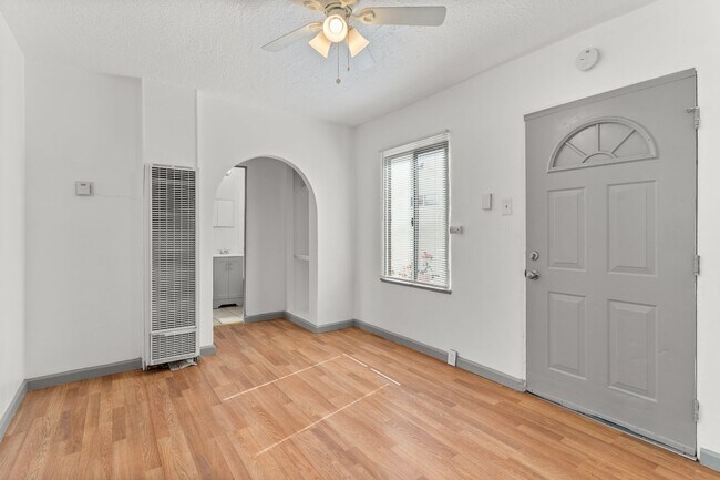 Interior Photo - 2652-2728 E 15th Street