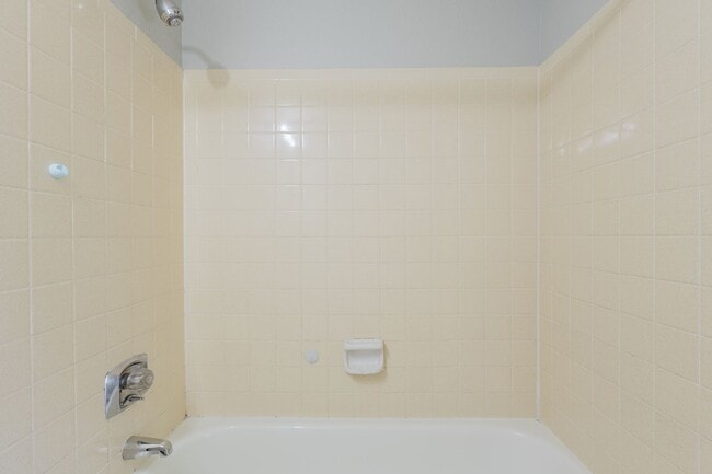 Building Photo - 932 S Dearborn Way