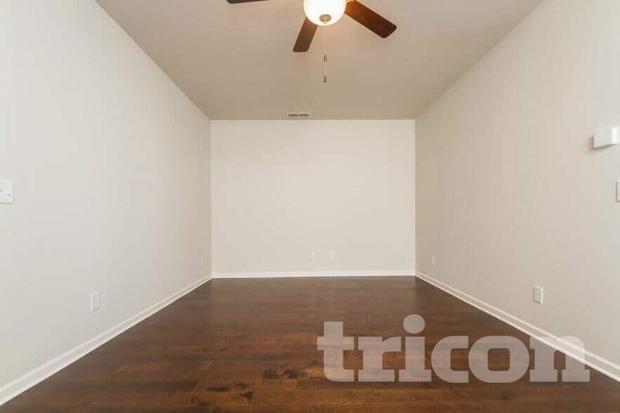 Building Photo - 406 Riverwood Ct