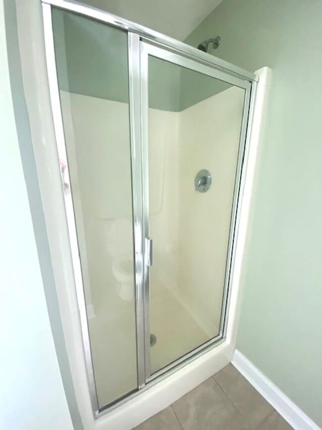 Building Photo - 4 Bedroom! Private Pool!