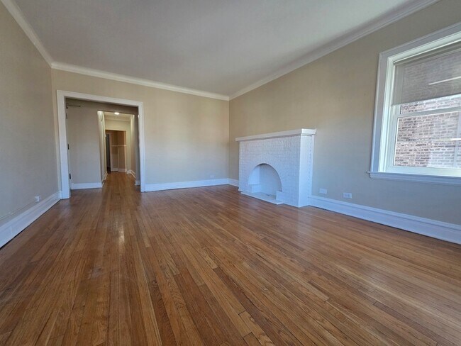 Building Photo - 4831 W Roscoe St