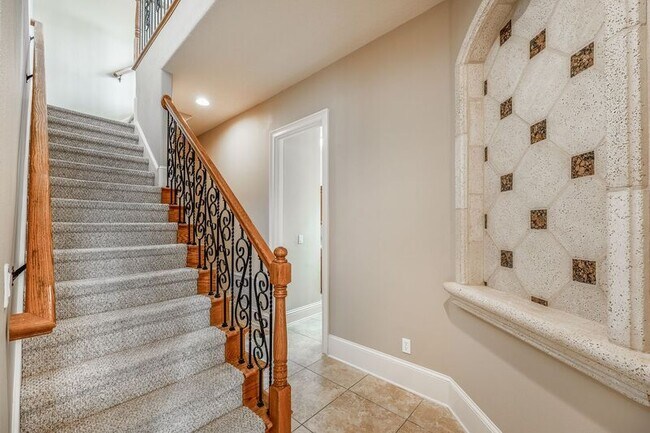 Building Photo - 1605 Kennesaw Dr