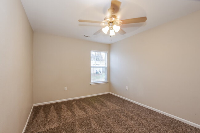 Building Photo - 3609 Shallow Oak Ct