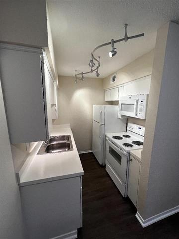 Building Photo - 4859 Cedar Springs Rd