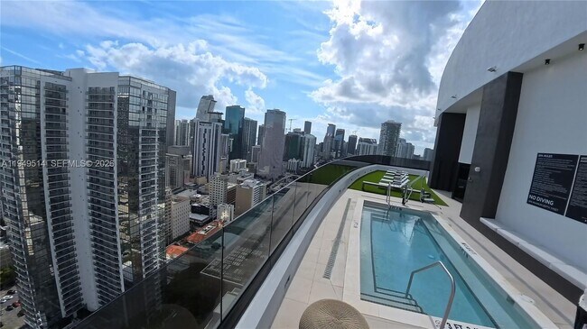 Building Photo - 225 N Miami Ave