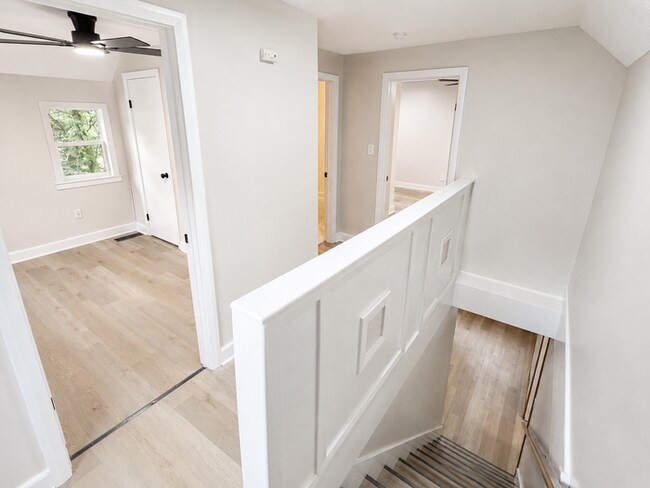 Building Photo - 303 Barder Ave