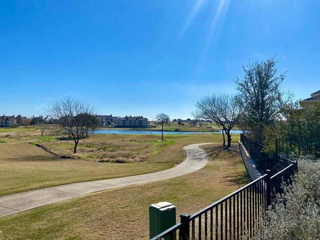 Building Photo - Live on the Golf Course at Star Ranch!! 4B...