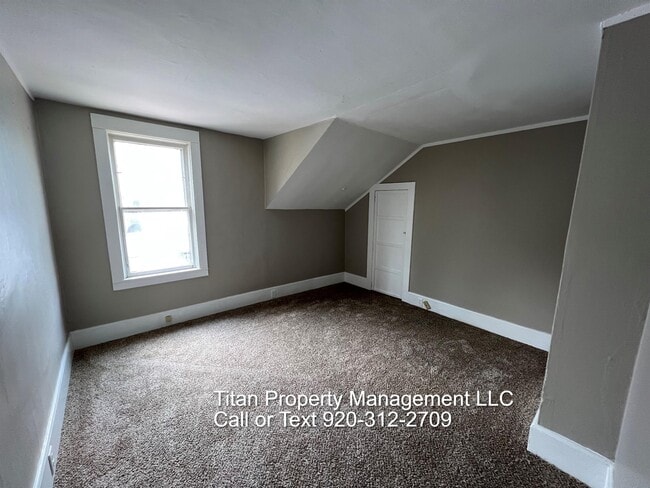 Building Photo - 757 Woodland Ave