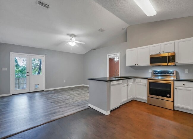 Building Photo - 109 Cabana Way