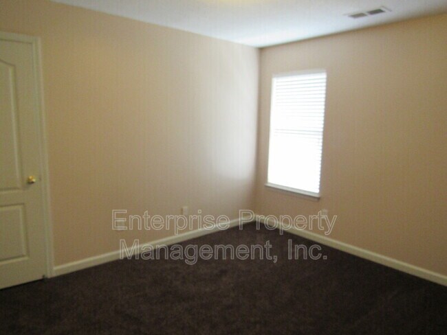 Building Photo - 9740 Riggin Dr