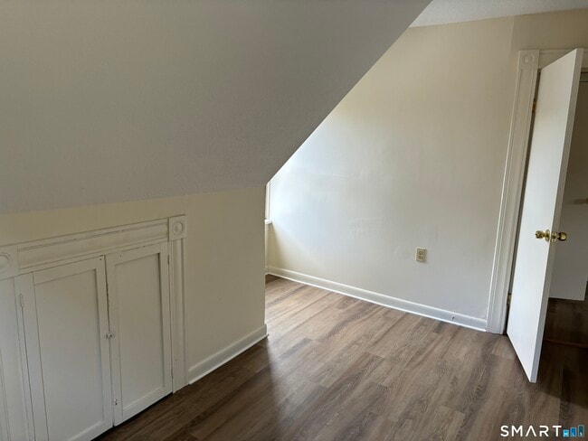 Building Photo - 1310 Stanley St