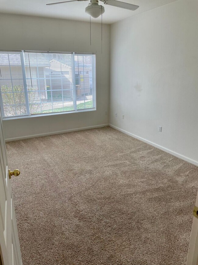 Building Photo - Broomfield Ranch Condo