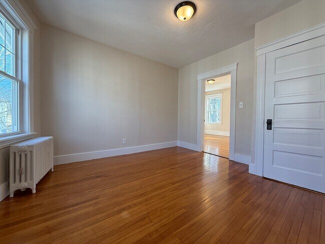 Building Photo - 304 Lovell St