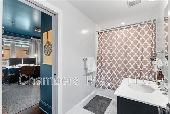 Building Photo - 1514 8th St NW