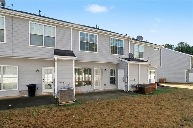 Building Photo - 2559 Walden Lake Dr