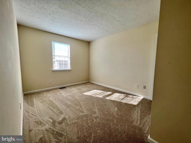 Building Photo - 402 Chalmers Ave