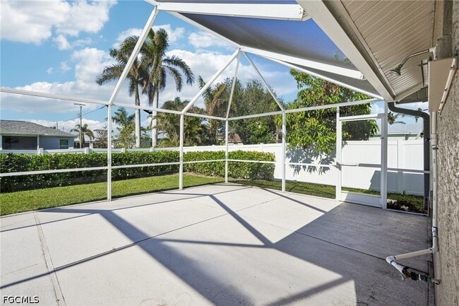 Building Photo - 4346 SW 18th Pl