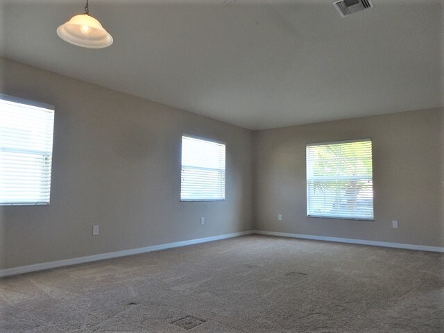 Building Photo - 3213 Dunstable Dr