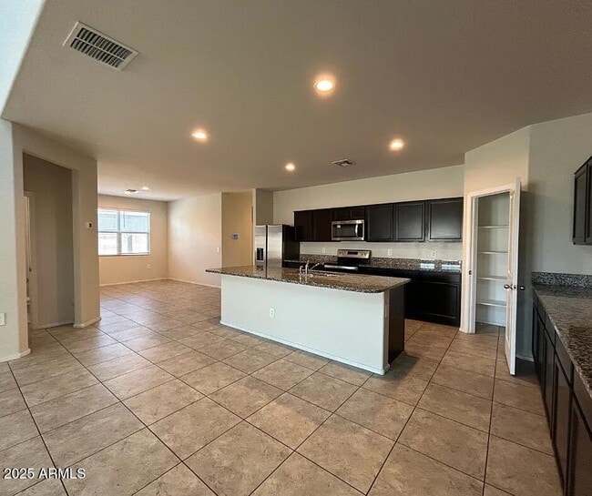 Building Photo - 18906 W Woodlands Ave