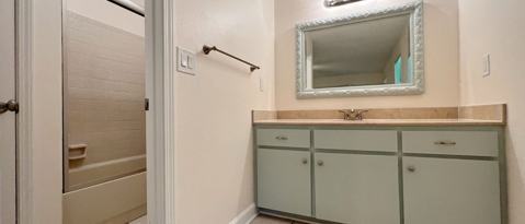 Building Photo - 358 Evergreen Pl