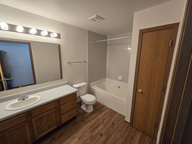 Building Photo - 1001-1017 Rockefeller Ln