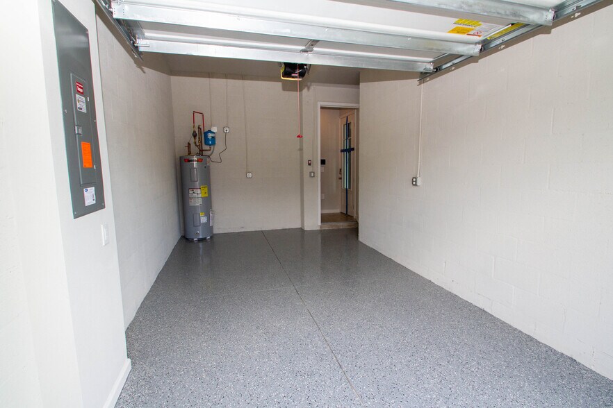 Building Photo - 4551 Arboretum Cir