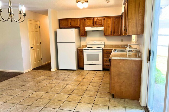 Building Photo - 2509 Hollyhock Dr