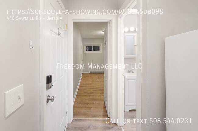 Building Photo - 440 Sawmill Rd