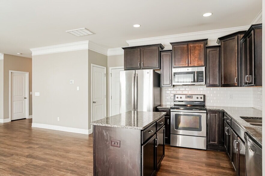 Building Photo - 168 Outwater Ridge Dr