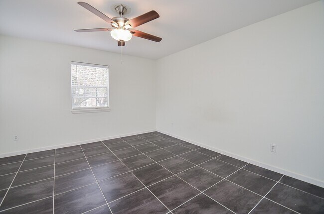 Building Photo - 854 Wax Myrtle Ln