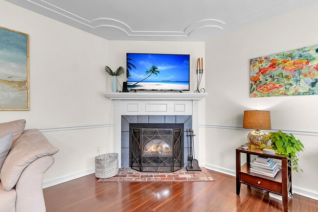 Building Photo - Beautiful 3-Bedroom Home in the Heart of Charleston!