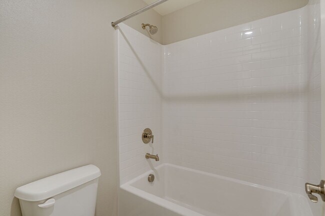 Building Photo - BEAUTIFUL 4BEDROOM 2.5 BATH HOME IN CADENCE * COMING SOON *