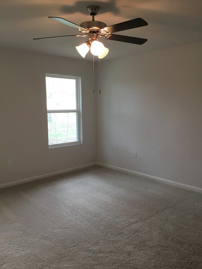 Building Photo - Beautiful 3/2 Family home in Beulah- Close to Navy Federal Credit Union Main Campus!