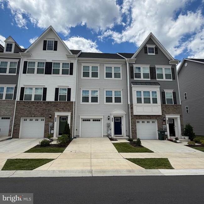 Building Photo - 1235 Greylock Ln