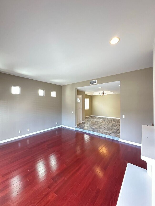 Building Photo - Downtown Huntington Beach - Beachfront Gorgeous Home - Stunning Remodel!!!