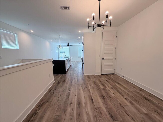 Building Photo - 1417 Kramer Ln