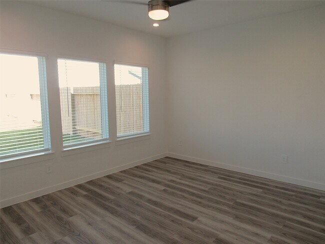 Building Photo - 2807 Glengary River Wy