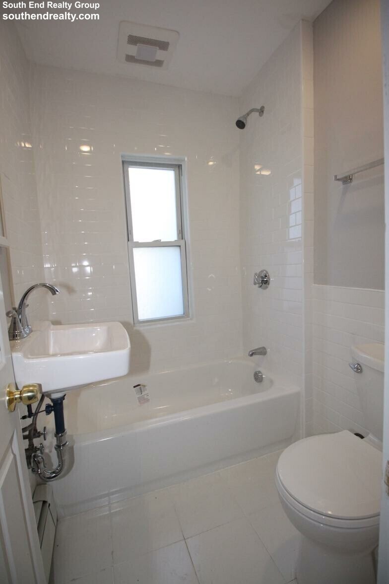 Building Photo - 12 Albion Pl