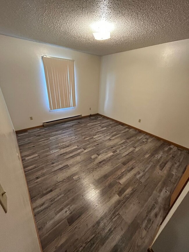 Building Photo - Lovely, Updated Townhome for Rent