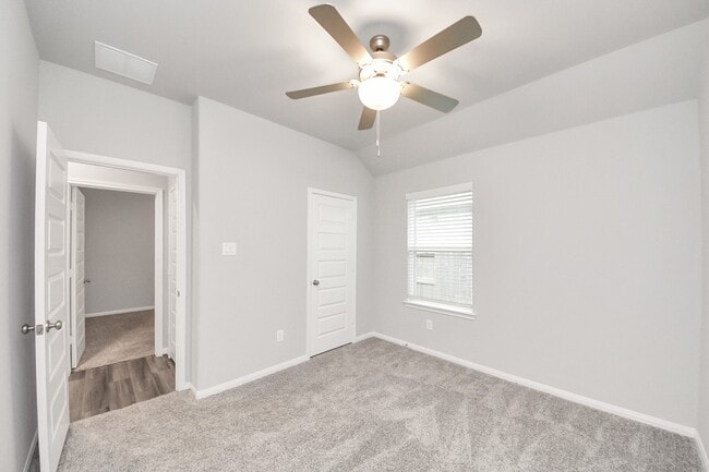 Building Photo - 518 Ellwood Terrace Ln