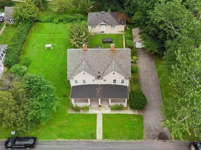 Primary Photo - 52 Orchard Ridge Rd