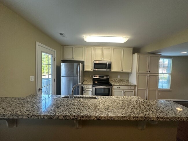 Building Photo - Tavern Grove Townhome in Campbell County-N...