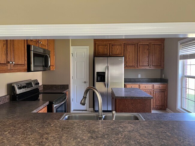 Building Photo - 183 Co Rd 739