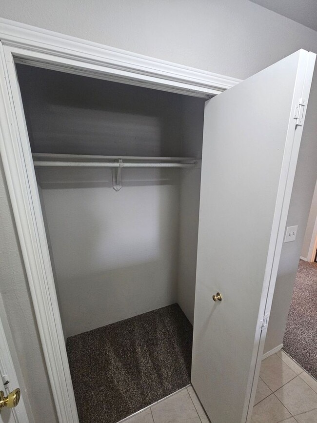 Building Photo - The Perfect Blend of Comfort and Function
