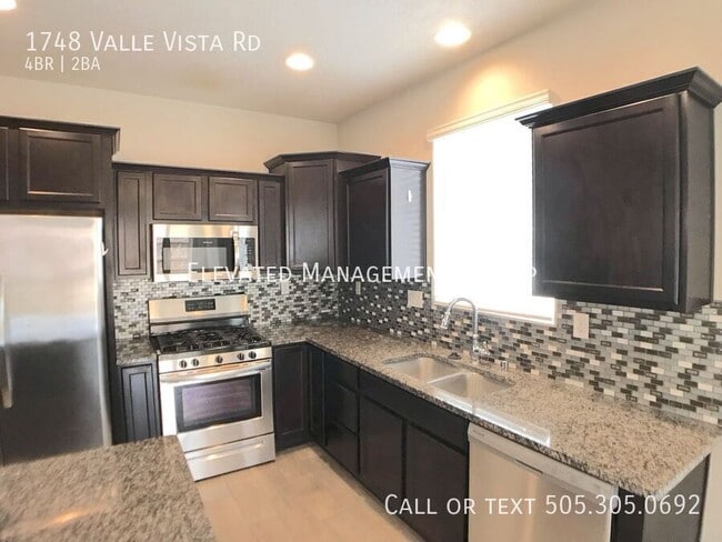 Building Photo - 1748 Valle Vista Rd NW