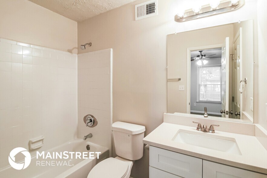 Building Photo - 785 Redland Dr