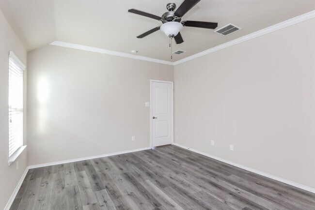 Building Photo - 517 Pawnee St